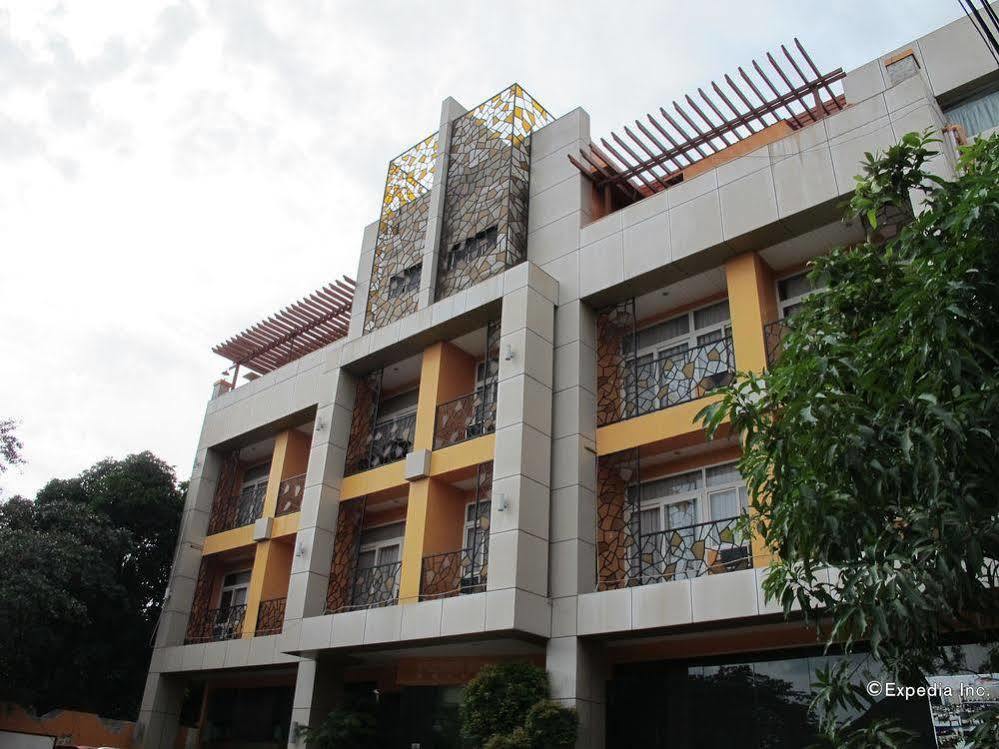 Oyo 159 San Remigio Pensionne Suites Cebu Exterior foto